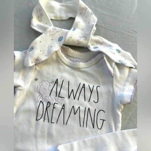 Rae Dunn baby set with head band/tie - Picture 2 of 4